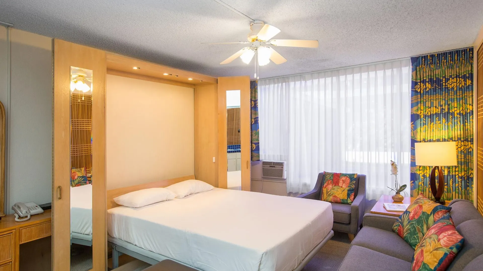 הונולולו Kuhio Banyan Hotel