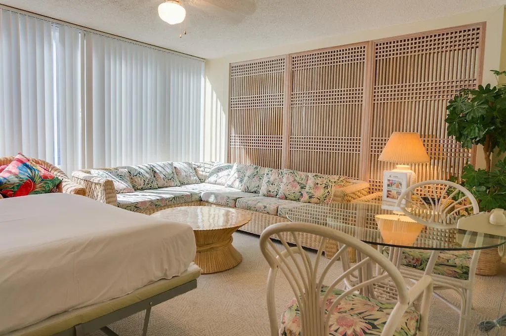 Kuhio Banyan Hotel  Honolulu