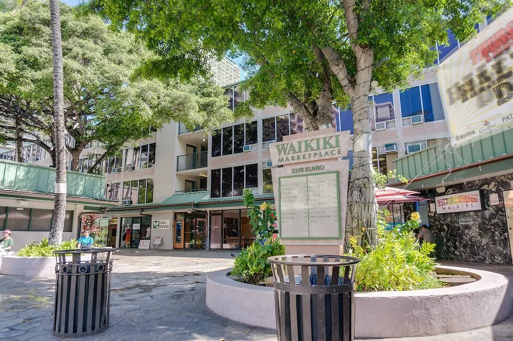 Kuhio Banyan Hotel  Honolulu